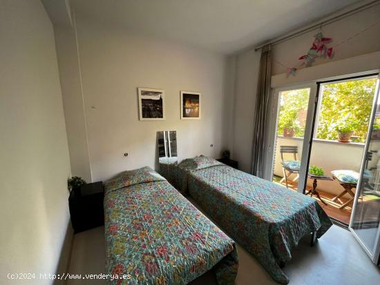  Se alquila habitación en piso de 3 habitaciones en Pueblo Nuevo - MADRID 