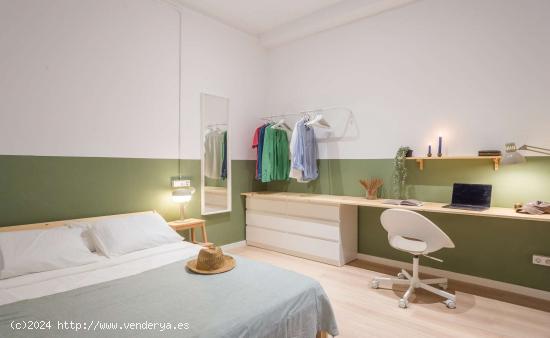  Se alquila habitación en el apartamento de 6 dormitorios en El Raval, Barcelona. - BARCELONA 