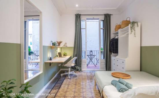  Se alquila habitación en el apartamento de 6 dormitorios en El Raval, Barcelona. - BARCELONA 