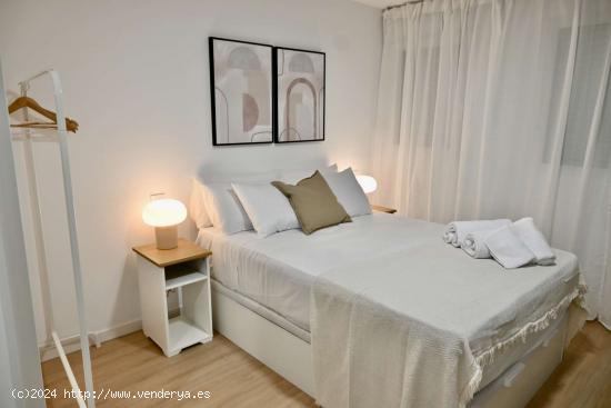  Estudio en MadridSe alquilan habitaciones en apartamento de 1 dormitorio en Madrid - MADRID 