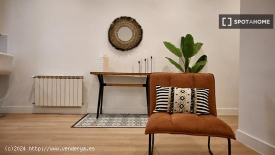 Apartamento de 2 dormitorios en alquiler en Madrid - MADRID