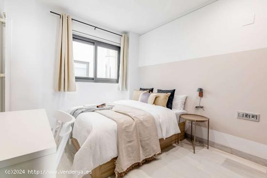  Se alquilan habitaciones en piso de 7 habitaciones en La Xerera - VALENCIA 