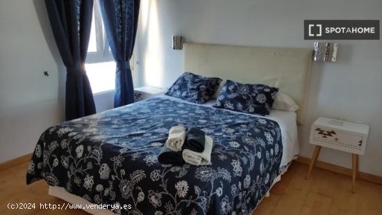 Piso en alquiler de 3 habitaciones en Cádiz - CADIZ