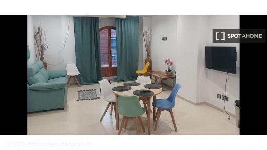 Apartamento de 2 dormitorios en alquiler en Valencia - VALENCIA