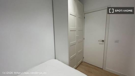 Se alquila habitación en un Coliving en Tetuán - MADRID