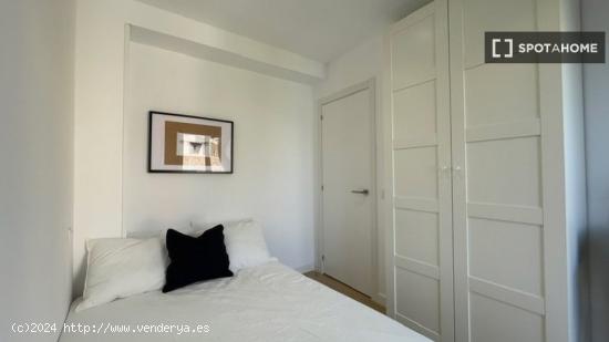 Se alquila habitación en un Coliving en Tetuán - MADRID