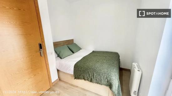 Se alquila habitación en un Coliving en Vallecas - MADRID