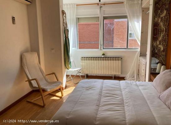  Se alquila habitación en piso de 4 habitaciones en Entrevías - MADRID 