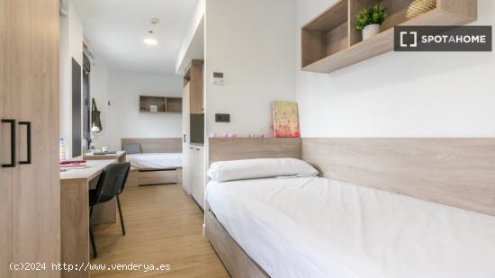 Se alquila habitación en residencia de estudiantes en Madrid - MADRID