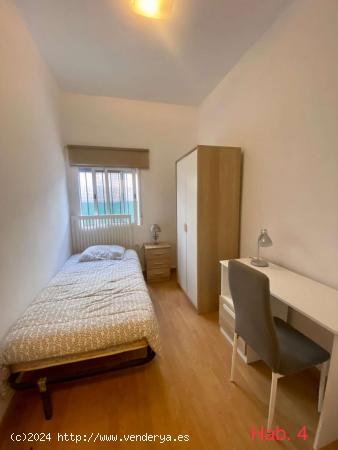  Se alquila habitación en piso compartido de 4 habitaciones en Urbanització - VALENCIA 