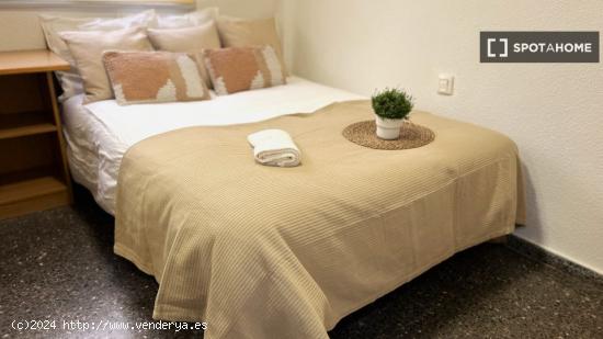 Dormitorio con estilo en piso compartido en Valencia - VALENCIA