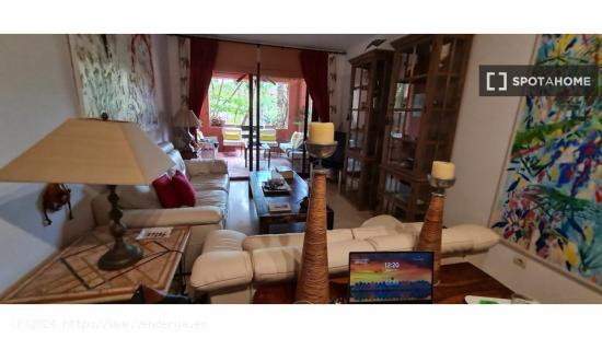 Apartamento de 3 dormitorios en alquiler en Marbella - MALAGA