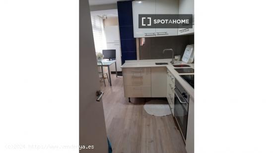 Habitaciones para alquilar en apartamento de 3 dormitorios en Quatre Carreres - VALENCIA