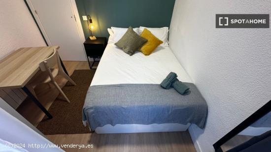 Dormitorio doble amueblado en Plaza Tirso de Molina - MADRID