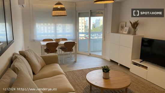 Se alquila habitación en apartamento de 3 dormitorios en Campanar, Valencia - VALENCIA