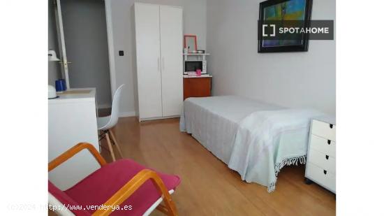 Se alquila habitación en piso compartido en Fuencarral-El Pardo, Madrid - MADRID