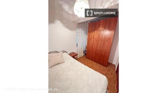 1 dormitorio en piso compartido en Salamaca - SALAMANCA