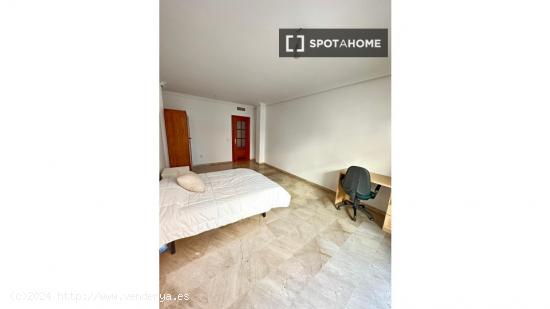 1 dormitorio en piso compartido en Córdoba - CORDOBA