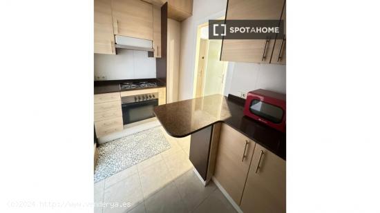 1 dormitorio en piso compartido en Barcelona - BARCELONA