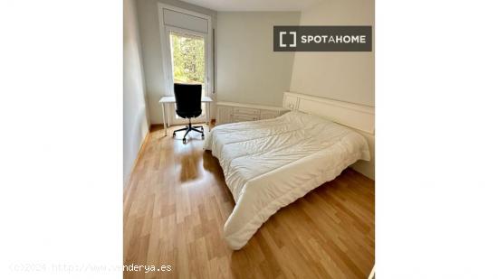 1 dormitorio en piso compartido en Barcelona - BARCELONA