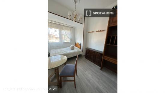 1 dormitorio en piso compartido en Valladolid - VALLADOLID