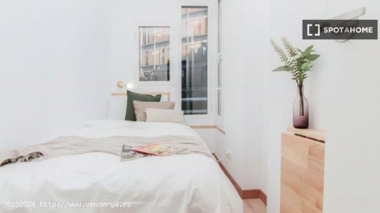 Habitaciones para alquilar en apartamento de 7 habitaciones en Sarrià-Sant Gervasi - BARCELONA