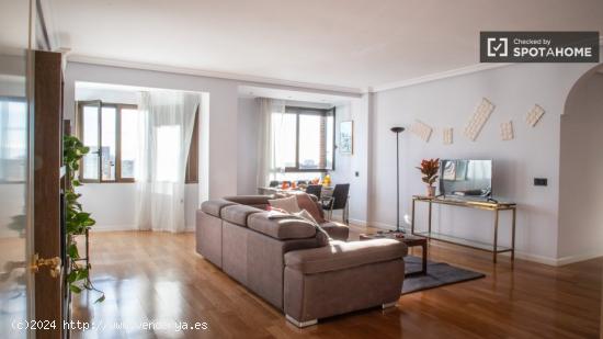 Apartamento de 2 dormitorios en alquiler en Tetuan, Madrid. - MADRID