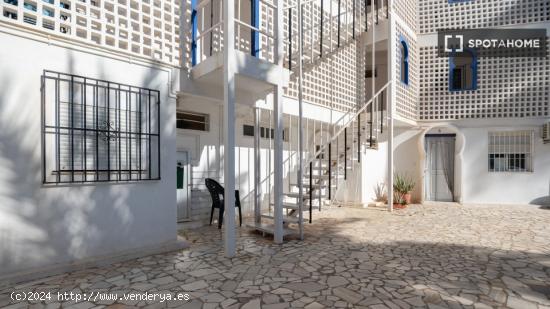 Apartamento de 2 dormitorios en alquiler en Playa Del Descargador - ALMERIA