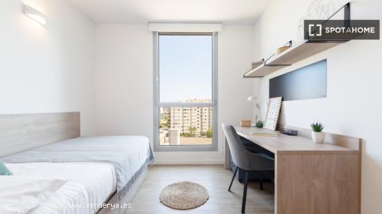 Se alquila habitación en residencia de estudiantes en Sant Adrià De Besòs, Barcelona - BARCELONA