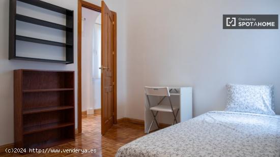 Alquiler de habitaciones en apartamento de 5 dormitorios en Chamberí - MADRID