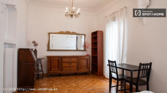 Alquiler de habitaciones en apartamento de 5 dormitorios en Chamberí - MADRID