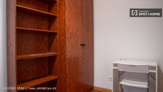 Alquiler de habitaciones en apartamento de 5 dormitorios en Chamberí - MADRID