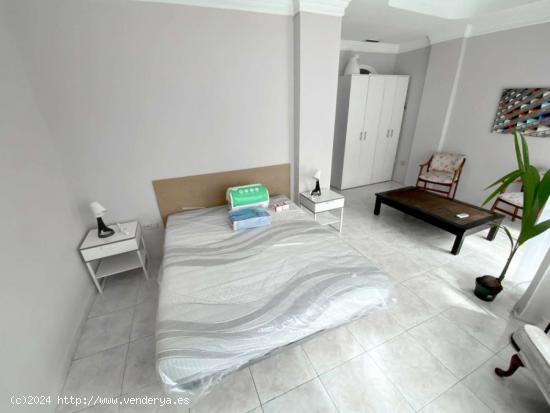 Apartamento de 4 dormitorios en Russafa - VALENCIA 