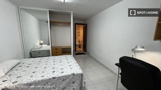 Habitaciones en alquiler en 4 dormitorios en Ríos Rosas - MADRID