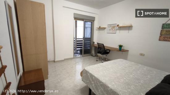 Se alquilan habitaciones en apartamento de 5 dormitorios en Ronda - GRANADA