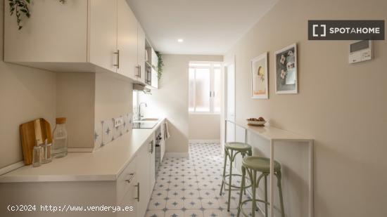 Alquiler de habitaciones en apartamento de 5 dormitorios en Delicias - ZARAGOZA