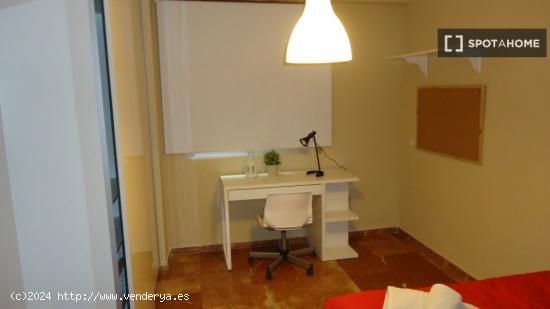 Habitación en piso compartido en Córdoba - CORDOBA