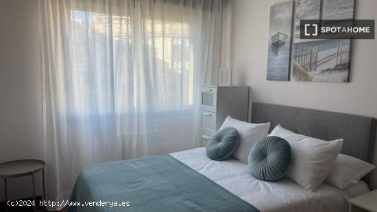 Se alquila habitación en piso de 4 habitaciones en O Castro, Vigo - PONTEVEDRA
