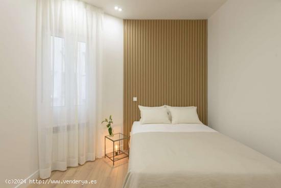  Se alquilan habitaciones en piso de 9 habitaciones en Moncloa - Aravaca - MADRID 
