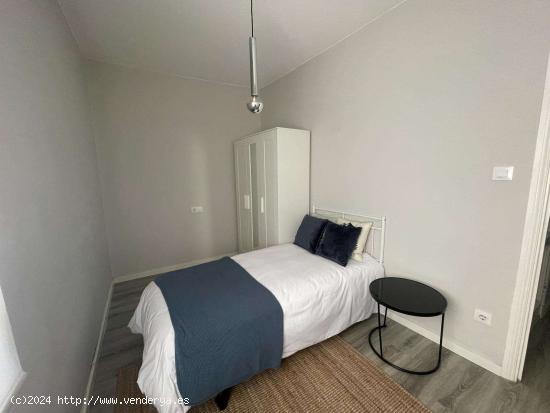  Se alquila habitación en piso de 4 habitaciones en San Paulo, Vigo - PONTEVEDRA 