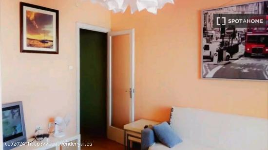 Piso en alquiler de 3 habitaciones en Cornellà de Llobregat - BARCELONA