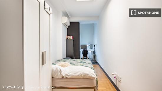 Alquiler de habitaciones en una residencia en Chamartín - MADRID