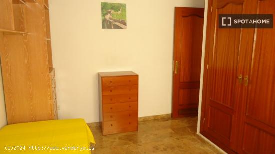 Habitación en piso compartido en Córdoba - CORDOBA