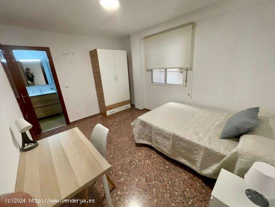  Se alquilan habitaciones en piso de 4 habitaciones en Alcoi - ALICANTE 