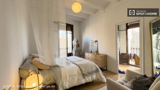 Alquiler de habitaciones en piso de 3 habitaciones en El Poblenou - BARCELONA