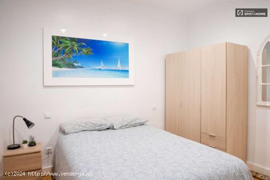  Se alquilan habitaciones en piso de 7 habitaciones en Moncloa - Aravaca - MADRID 