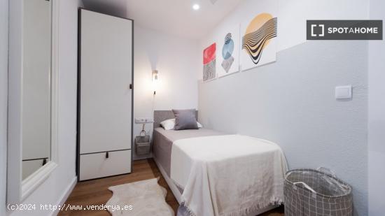 Habitaciones en alquiler en el apartamento de 5 dormitorios en Camins Al Grau - VALENCIA
