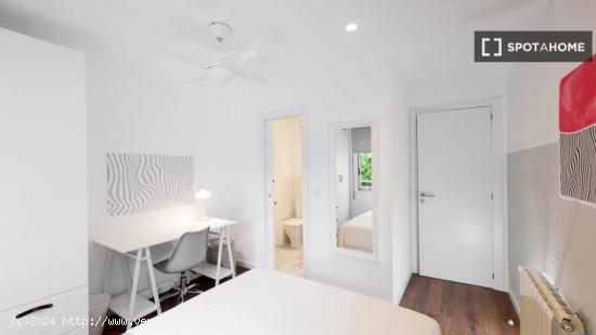 Habitaciones en alquiler en el apartamento de 5 dormitorios en Camins Al Grau - VALENCIA