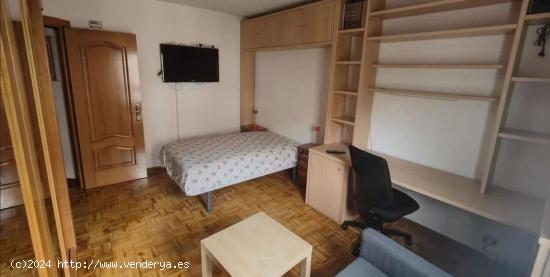  Alquiler de habitaciones en piso de 3 habitaciones en Puente De Vallecas - MADRID 