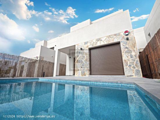 VILLAS EN ORIHUELA COSTA - ALICANTE